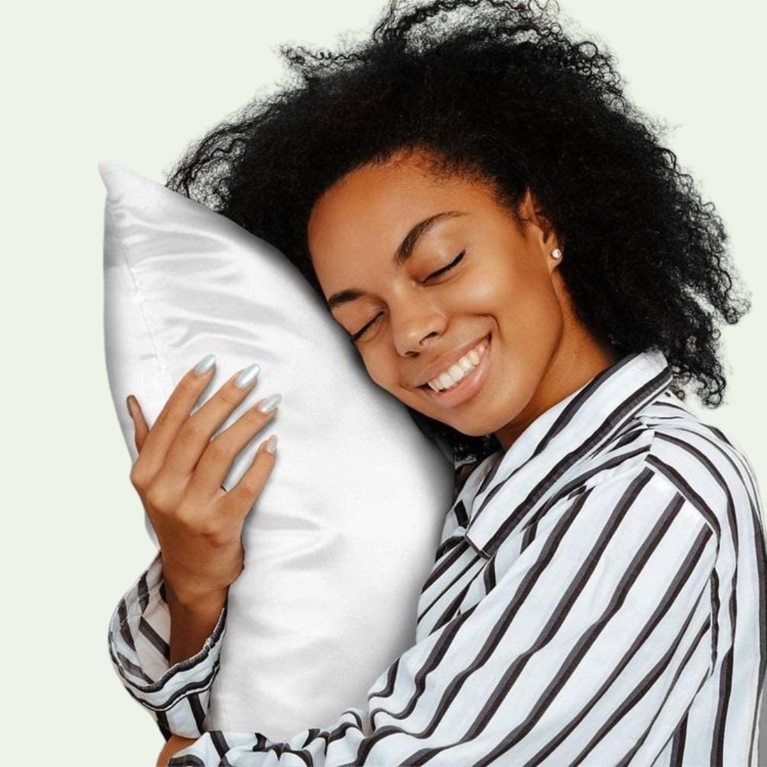 yosmo-zijden-kussensloop-wit-model